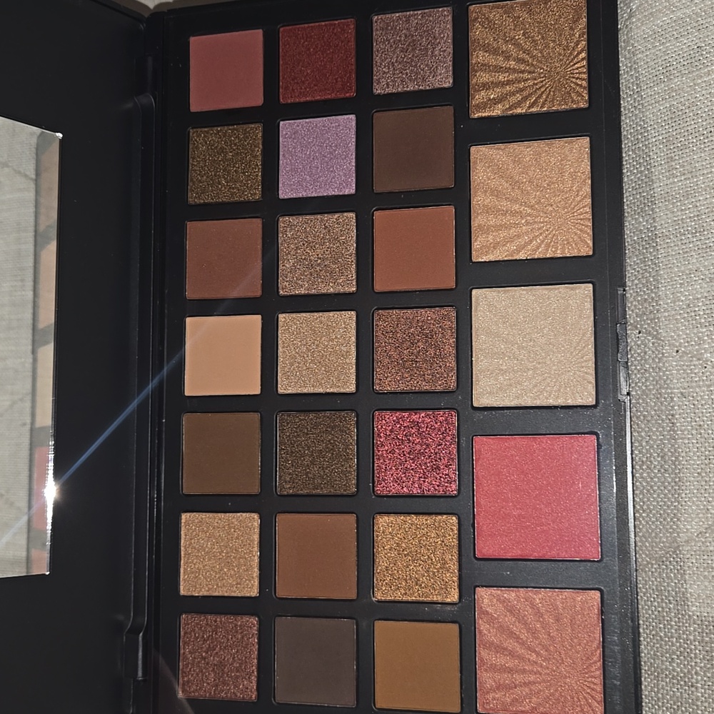 Beauty Gems Burst of Color 26 Piece Face Collection